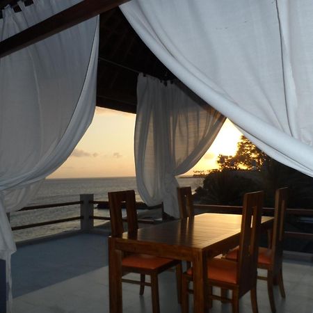 Cafe Alberto B And B Senggigi Exterior photo