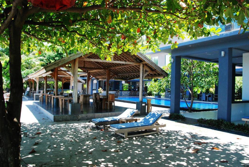 Cafe Alberto B And B Senggigi Exterior photo