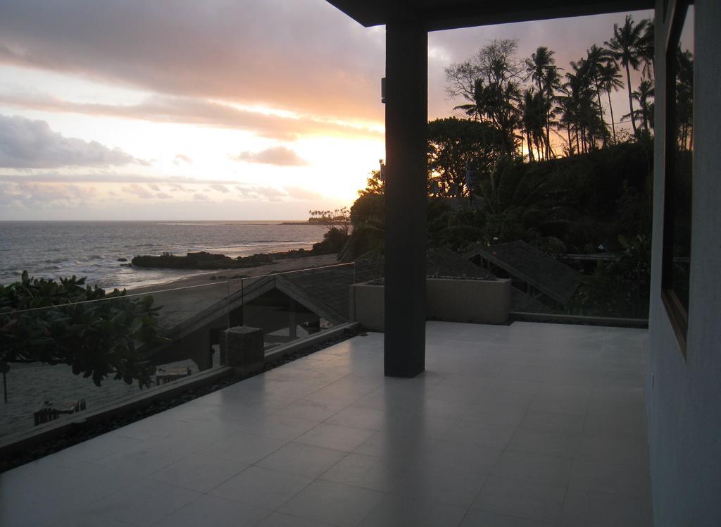 Cafe Alberto B And B Senggigi Exterior photo
