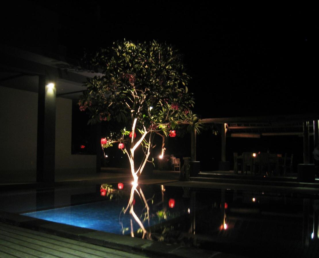 Cafe Alberto B And B Senggigi Exterior photo